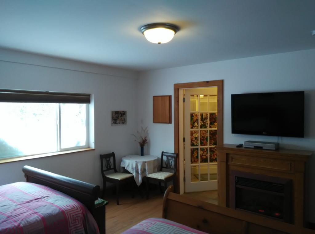 Harrison Hammond House Farmstay Harrison Mills Bagian luar foto