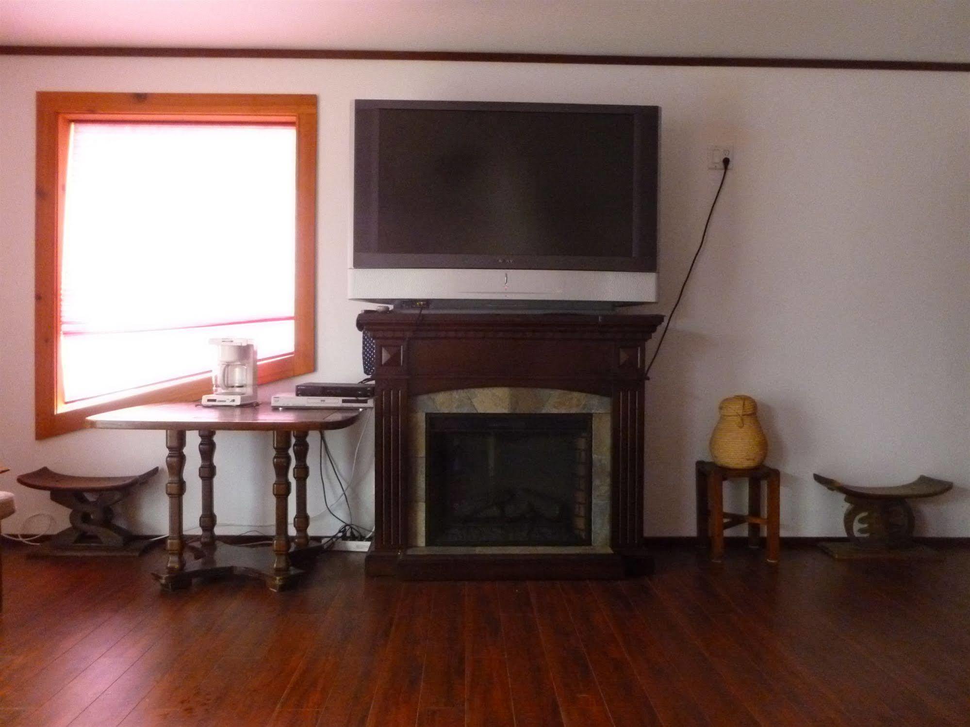 Harrison Hammond House Farmstay Harrison Mills Bagian luar foto