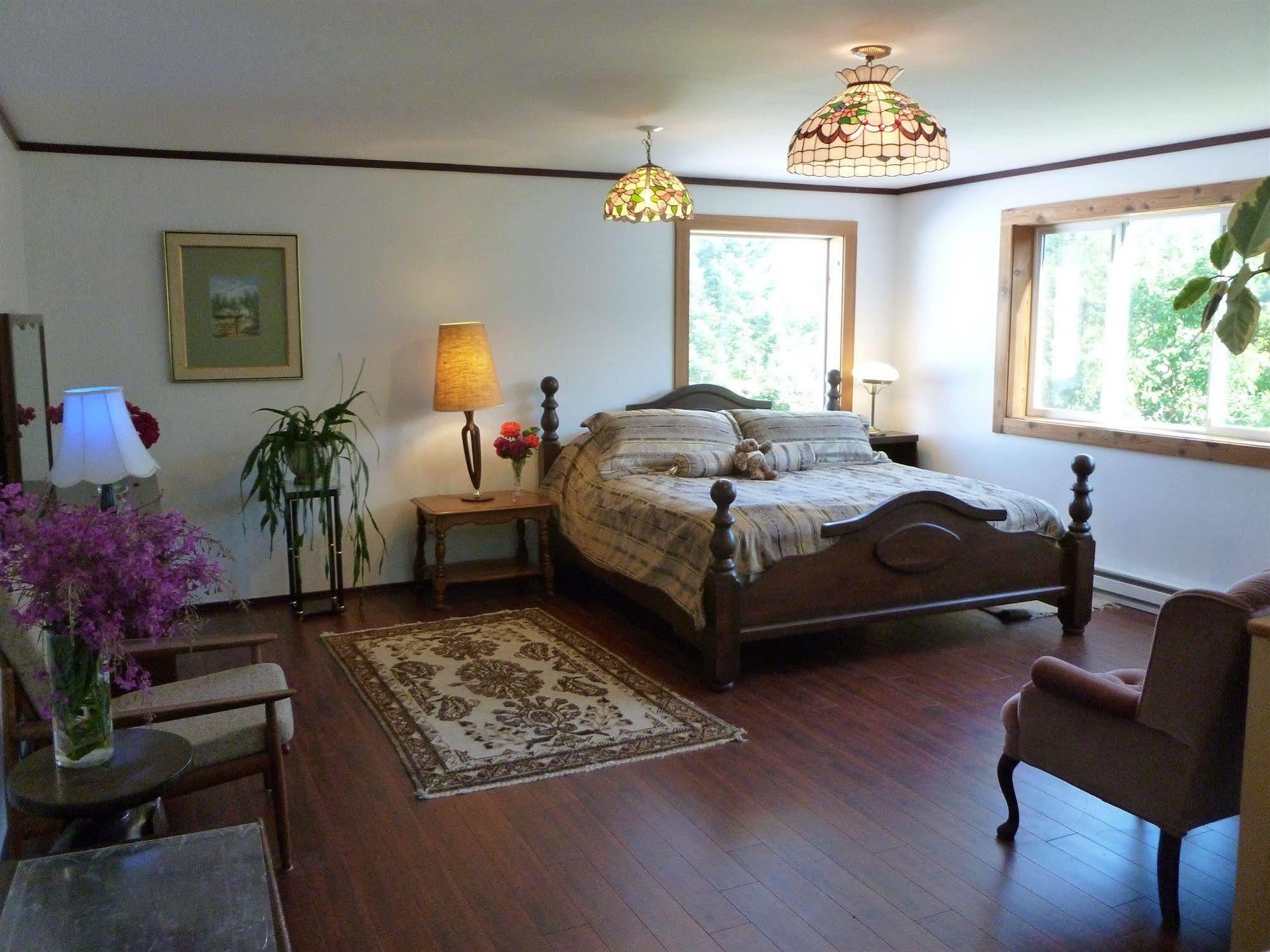 Harrison Hammond House Farmstay Harrison Mills Bagian luar foto