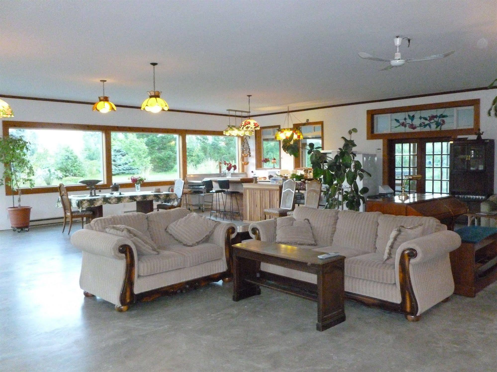 Harrison Hammond House Farmstay Harrison Mills Bagian luar foto