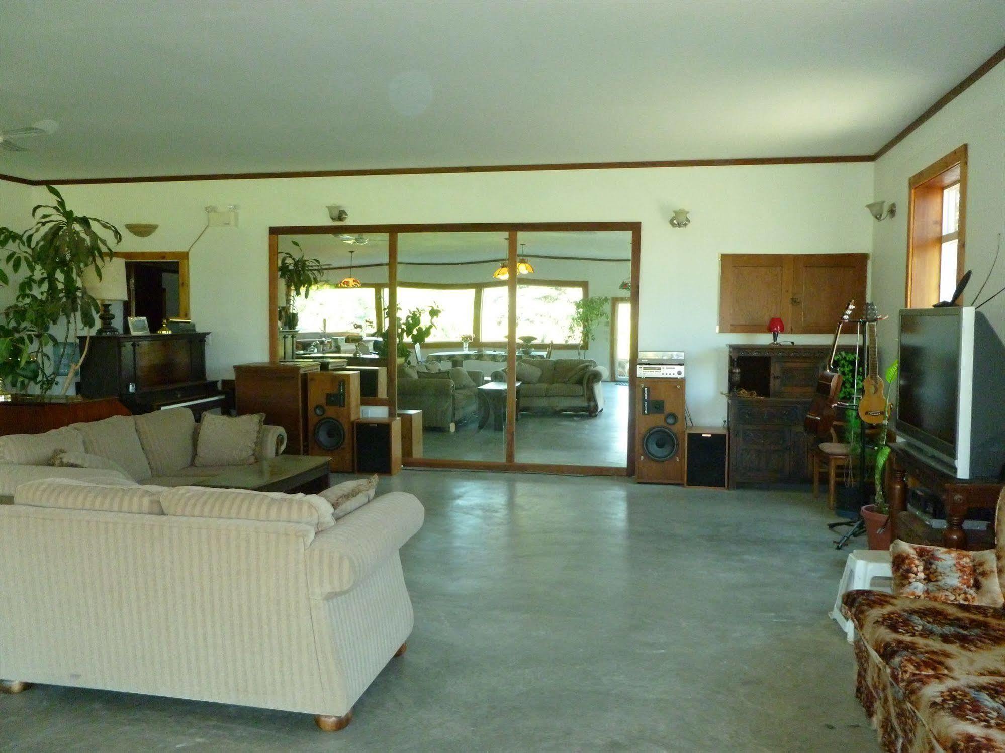 Harrison Hammond House Farmstay Harrison Mills Bagian luar foto